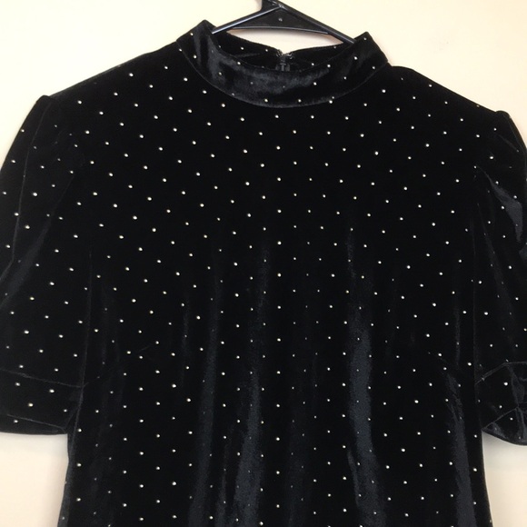 Nanette Lepore Women’s Black Velvet Gold-Colored Metallic Dot Puff Sleeve Blouse - Picture 2 of 10